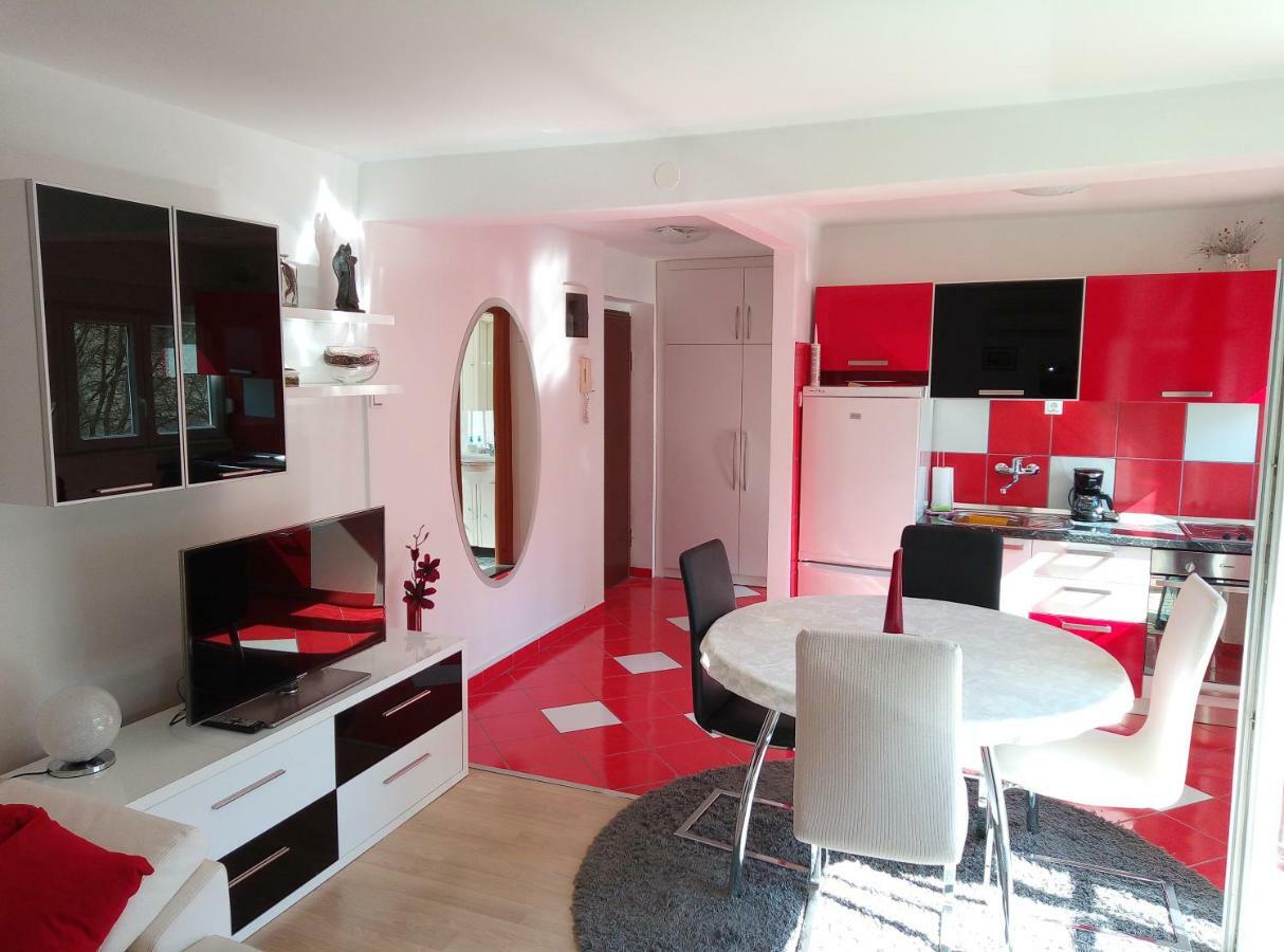 Studio Apt. Downtown سبليت المظهر الخارجي الصورة